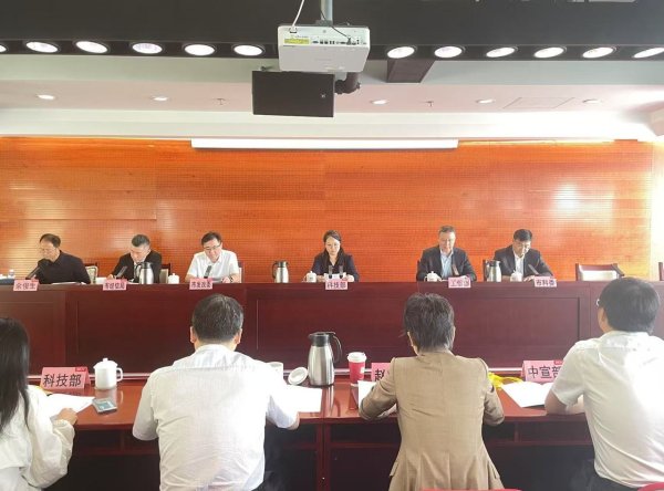 红海优配 活力中国调研行丨2025年“活力中国调研行”主题采访活动启动