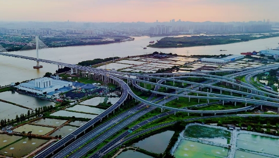 赛岳恒配资 美载人龙飞船与国际空间站对接